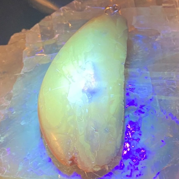 Raw amber yoke pendant - Picture 2 of 6